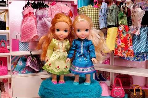 Fashion boutique ! Elsa &amp; Anna toddlers are shopping for dresses - Barbie - LOL