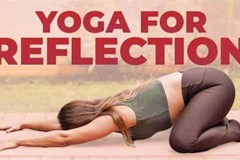 15 Min Relaxing Yoga | Restorative Yoga for Reflection
