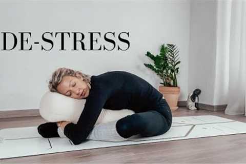 RESTORATIVE YOGA WITH BOLSTER | restorative yoga 20 minutes