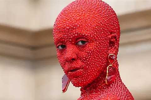 Doja Cat Spent Nearly Five Hours Getting Covered in 30K Crystals For Paris Couture Week