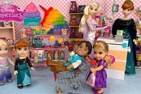 Elsa and Anna Toy Store Shopping for Miniature Toys - Disney Princess