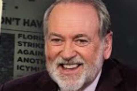SHOCKING! Hotel Staff Find MORE JOE BIDEN CLASSIFIED DOCUMENTS?! | ICYMI | Huckabee
