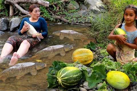 Fresh big fish catching for food- Mother cooking fish soup so delicious for lunch with daughter