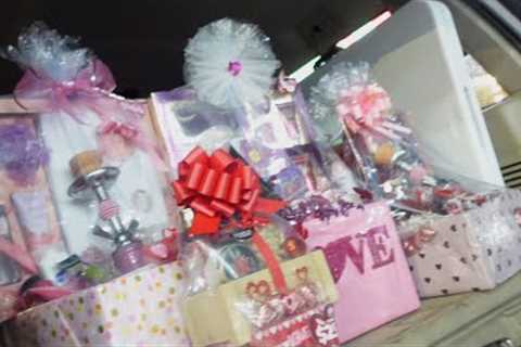 Selling Techniques We use when Selling Gift Baskets on the Streets in the Rain #basketmaking #vday