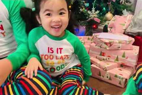 Unboxing Christmas Presents! 🎁🎄🎅❄️☃️@Maplekids891