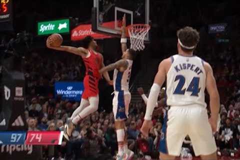 SHAEDON SHARPE IS THE FIRST HUMAN THAT CAN TURN OFF GRAVITY! INSANE POSTER DUNK!