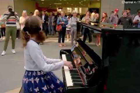 Blind girl with neurodiverse stuns crowd with piano performance