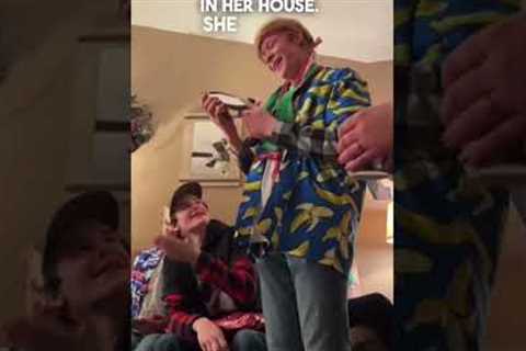 Pranking grandma on Christmas 😂🎅🏻