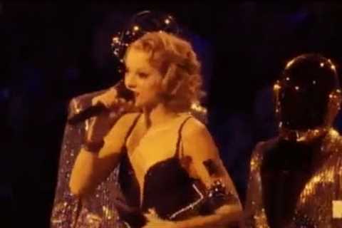 Taylor Swift Disses Harry Styles During VMA Speech!