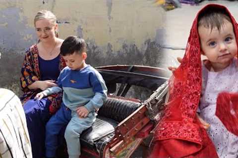 MY BRITISH WIFE'S FIRST TIME ON A RICKSHAW WITH THE KIDS | Punjab Street Vlog