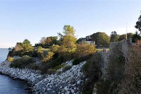 The Cliff Walk Newport, Rhode Island: Top 6 Things You Must See