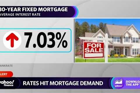 Mortgage rate hikes continue to slam U.S. housing market