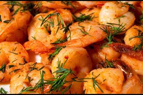 We fry the royal shrimp in a pan