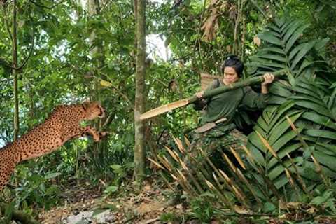 Survival skills, being attacked by wild animals, quickly building shelters, survival skills