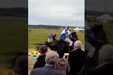 HORSE INJURED DURING RACING😭😭