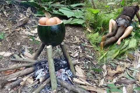 Primitive Life - How to cooking eggs in watermelon - forest people - survival in the rainforest
