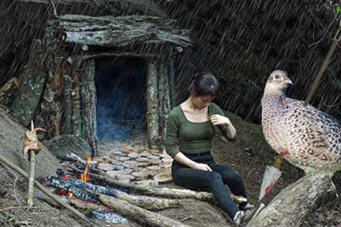 Complete shelter in 2 days, solo survival with wild food hunting skills - bushcraft overnight