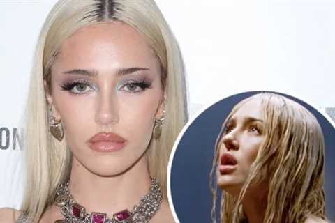 Lisa Rinna's Daughter Delilah Belle Hamlin Had a Seizure on Set of Music Video