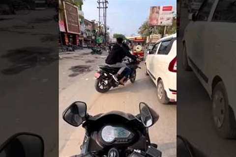 Pulsar 220 accident😭 | Pulsar 220 short video #trending #shorts #stunt #youtubeshorts