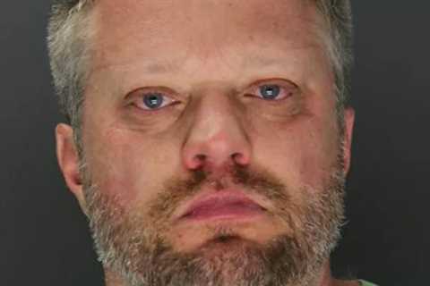 Texts, Web Searches Revealed for Dentist Accused of Fatally Poisoning Wife to Start 'Life' With..