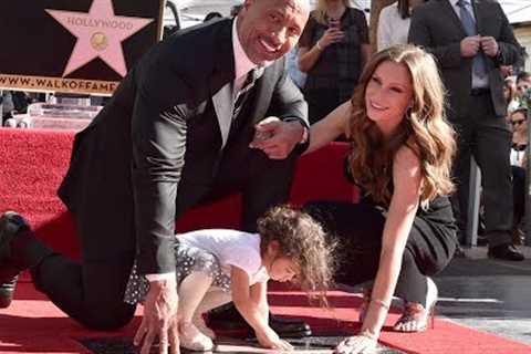 This Celebrity Couple Has A Stunning Bust Of Dwayne Johnson The Rock In Their House watch know more.