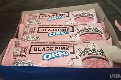 #UNBOXINGBLACKPINKOROE #oreo #blackpink #unboxing #asmr #photocard #blink #shortvideo
