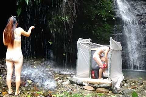 CAMPING SOLO - Primitive Life - Build Log Cabin bamboo, survival in the rainforest, free bushcraft 3
