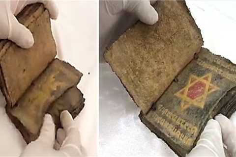 Workers In Turkey Just Found This Old Biblical Book With Gold Writing &amp; Now It Has Been..