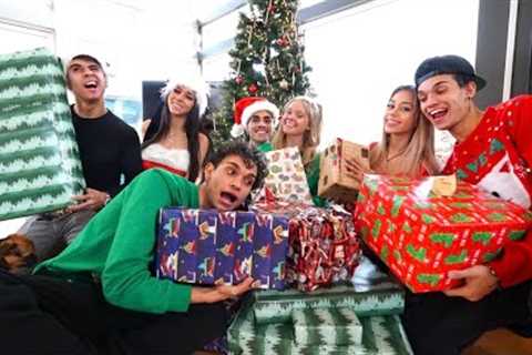 BEST FRIENDS BUY EACH OTHER PRESENTS!