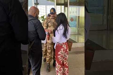 Bollywood Update: #NysaDevgan was spotted at the airport. #ytshorts #trending #paparazzi