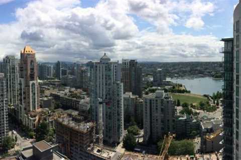 Vancouver’s Restaurant Scene: A Foodie Guide
