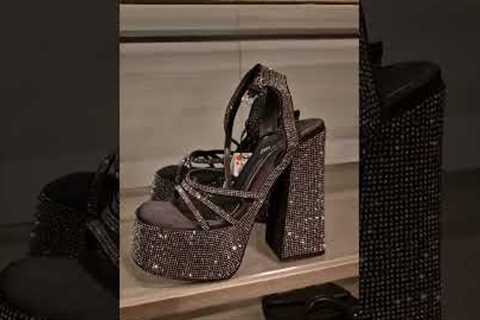 How nice are these heels from Zara                           #short #zara #fashion