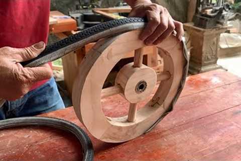 Woodworking Ideas For The Garden // How A Craftsman Made A Beautiful Wooden Wheelbarrow