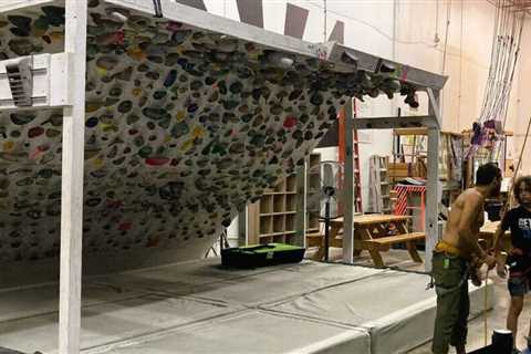 Coral Cliffs Rock Climbing Center in Fort Lauderdale (Review).