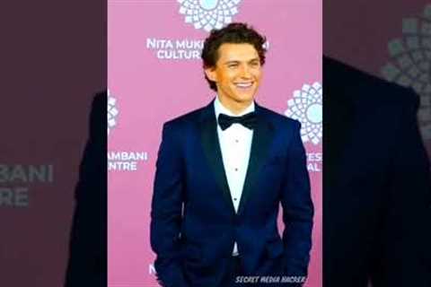 Hollywood Stars Gigi Hadid Tom Holland And Zendaya Ka Indian Desi Look At NMACC