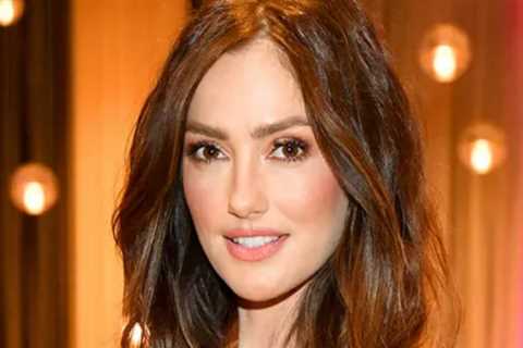 Minka Kelly Talks Working Peep Shows at 17, Going to Strip Clubs with 'Exotic Dancer' Mother