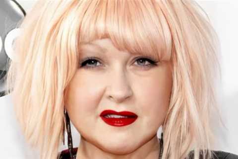 These are the Pop Singers whose extravagant lifestyles cost them dearly