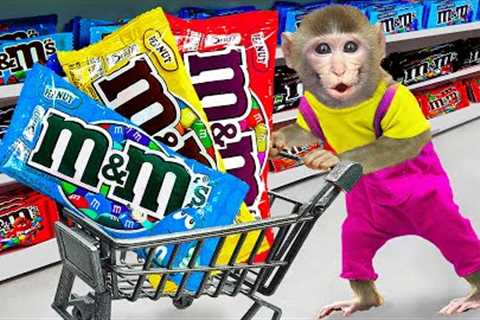 Baby Monkey KiKi go shopping M&amp;M candy and meet Garten of Banban at supermarket | KUDO ANIMAL..