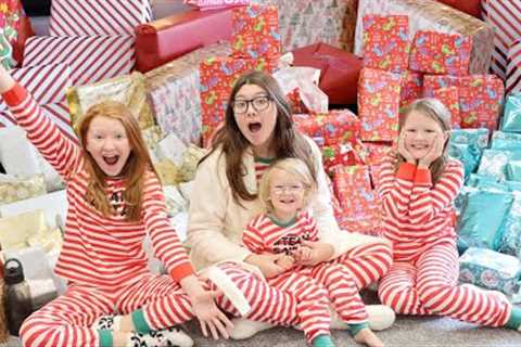 CHRISTMAS DAY SPECIAL OPENING PRESENTS | EMOTIONAL MAIN PRESENT SURPRISE!