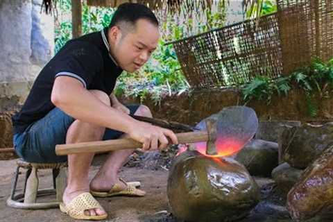 PRIMITIVE BLACKSMITH | Forging iron pan, Cooking