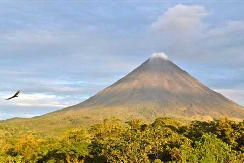 There are 15 facts about the Arenal Volcano that travelers should know