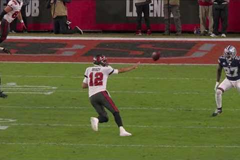 Tom Brady does his best Patrick Mahomes Impression | Super Wild Card Weekend
