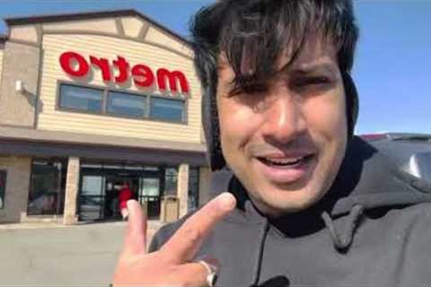 Why I am shopping Grocery during road trip in Canada | Everything remains closed on holidays (Hindi)