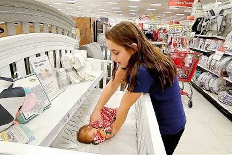 Shopping with Reborn Baby Doll Olivia for Newborn Baby Supplies and Christmas Presents (Toys)