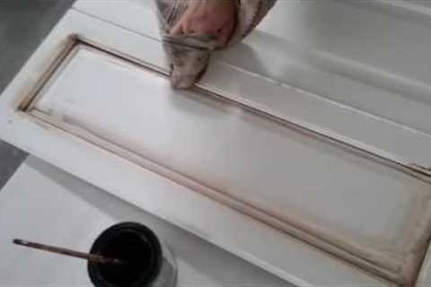 AntiQUing Your Cabinets With AntiQuiNg WaX