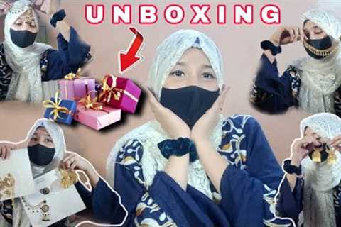 UNBOXING JEWELLERY PR PACKAGE || Free Gifts From Fan || Unboxing Fan Gifts With -KarachiKiiLadki-
