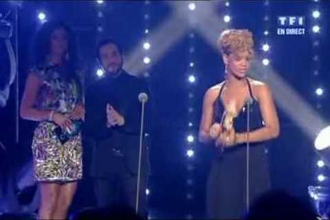 Rihanna Accepts NRJ Award!