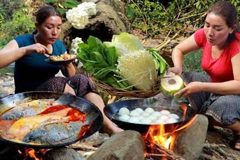 Top Adventure in jungle- Catching fish and cooking egg soup so delicious for lunch
