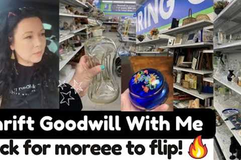 Finding all kinds of stuff to resell! THRIFTING GOODWILL🔥