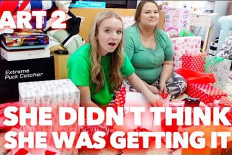 CHRISTMAS MORNING 2022 (Opening Christmas Presents Part 2) | Family 5 Vlogs